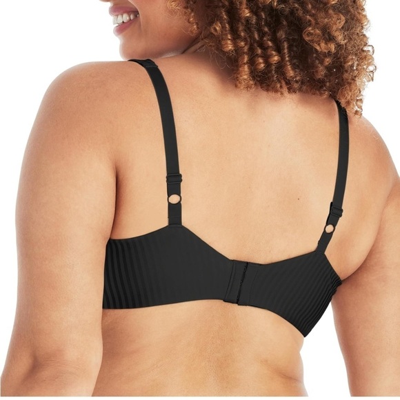 NWT Playtex Secrets Underwire Bra , All-Over Smoothing, Full-Coverage T-Shirt - Picture 3 of 9